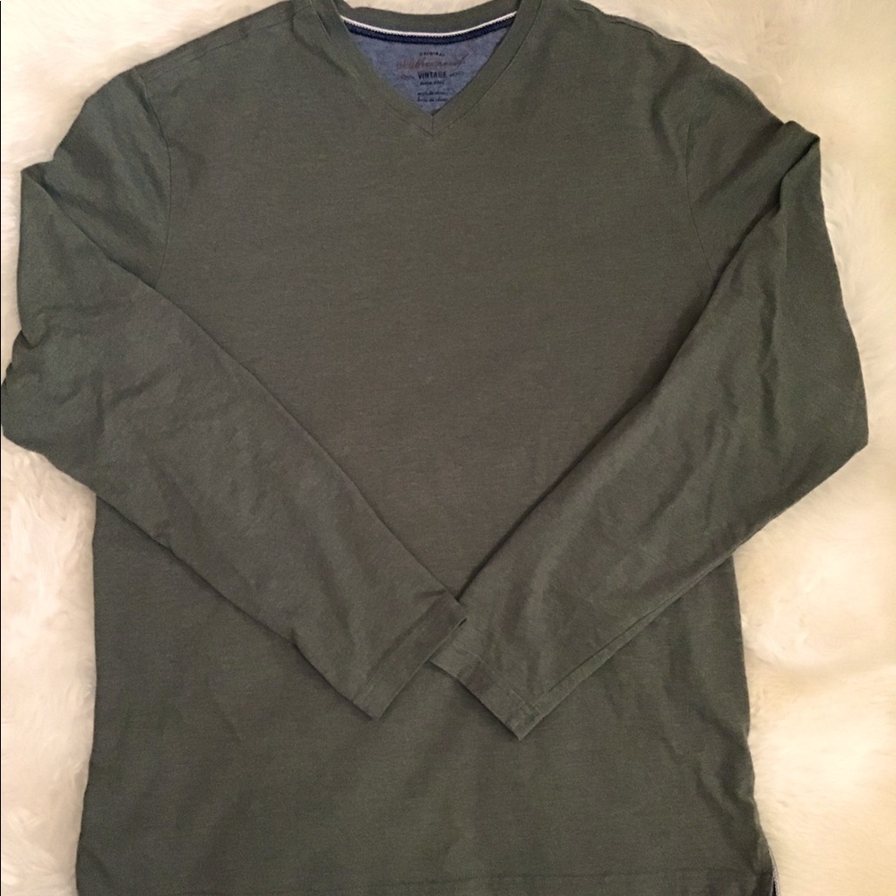 Weatherproof original vintage Men’s size Large long sleeve V-neck  comfy